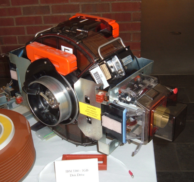 sata_mars : Investigation to get hd-idle to work in all hard disks - Página 2 IBM3380DiskDriveModule.agr